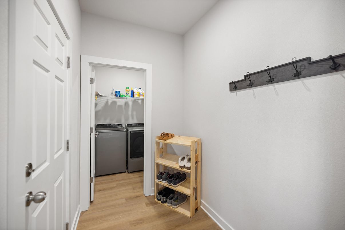 Interior, Washer, Wood Texture Flooring