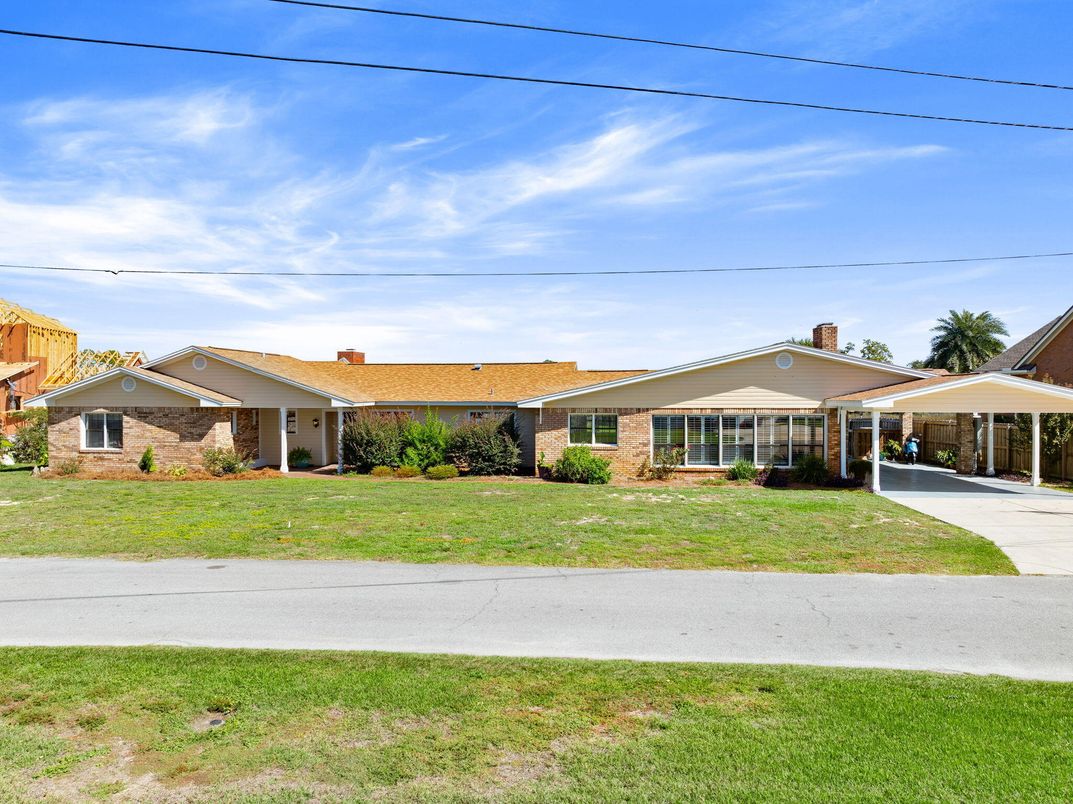Exterior, Facade, Brick Facade, Ranch