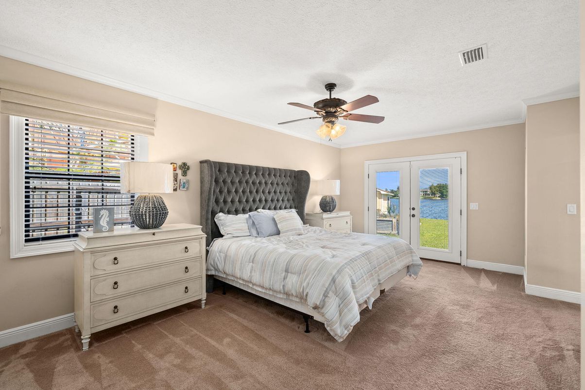 Bedroom, Interior, Water