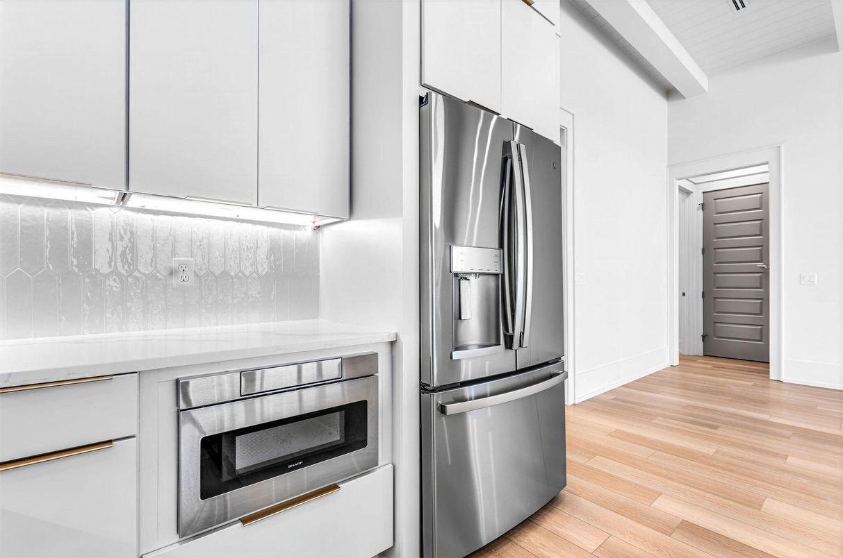 Interior, Kitchen, Stainless Steel Appliances, Wood Texture Flooring
