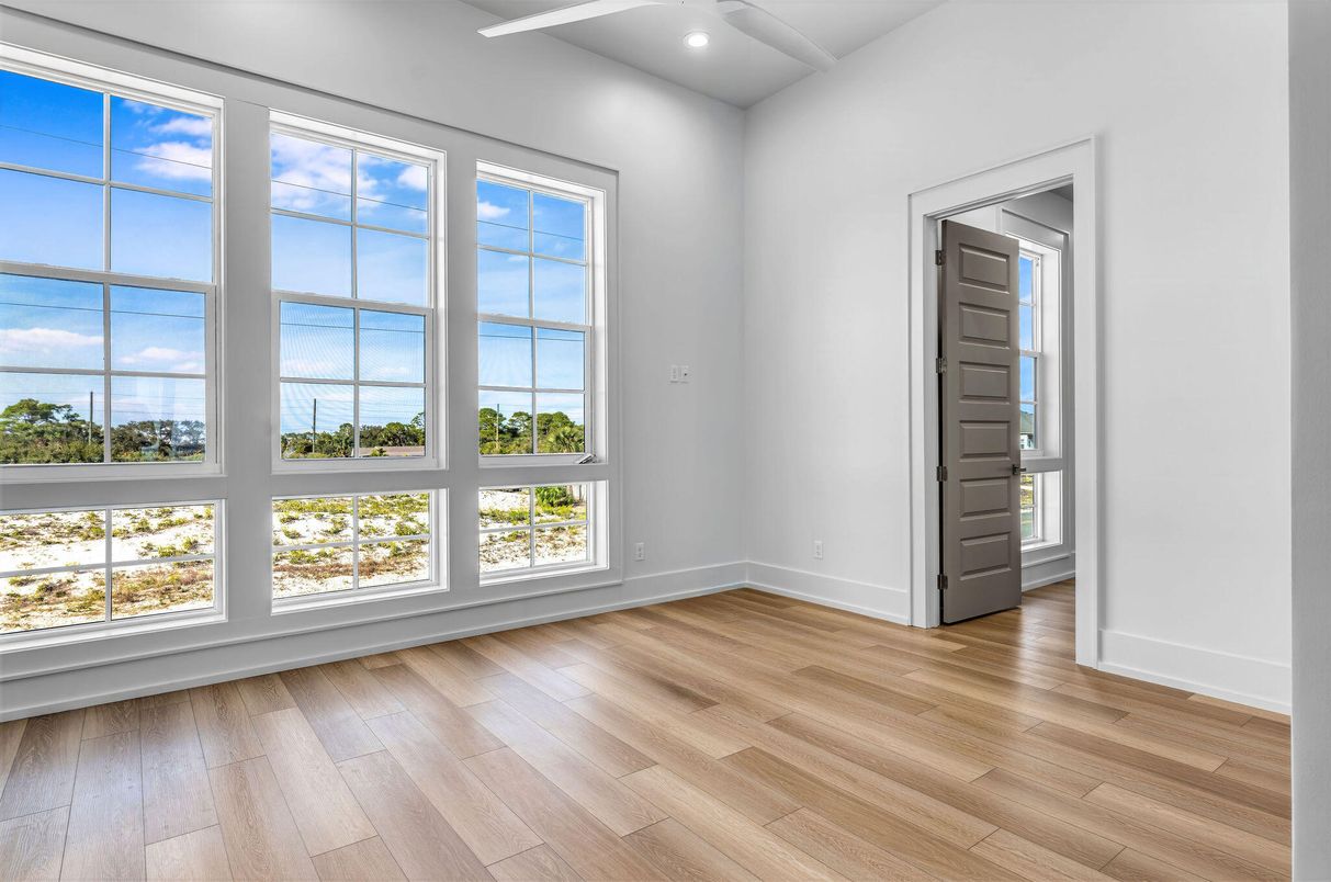 Empty room, Interior, Recessed Lighting, Water, Wood Texture Flooring