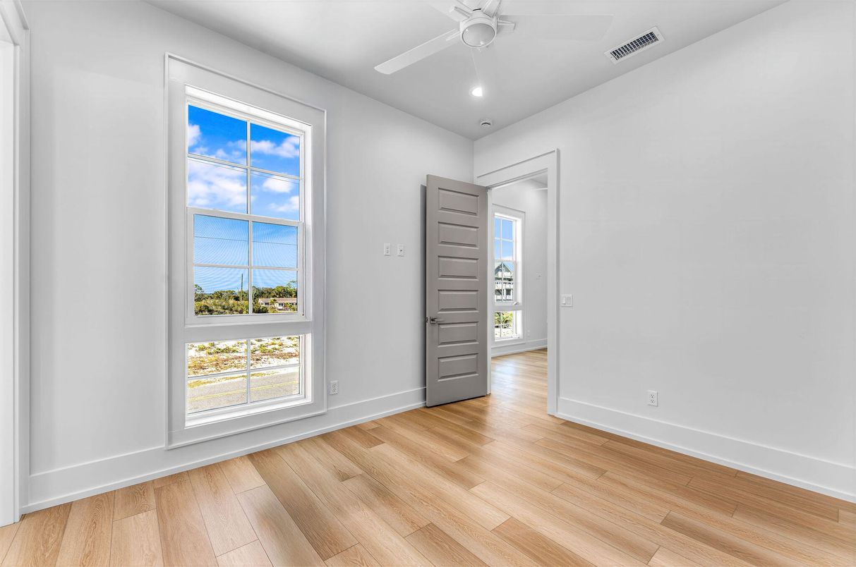 Empty room, Interior, Recessed Lighting, Wood Texture Flooring