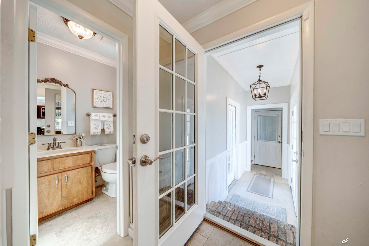 Bathroom, Interior, Pendant Lights