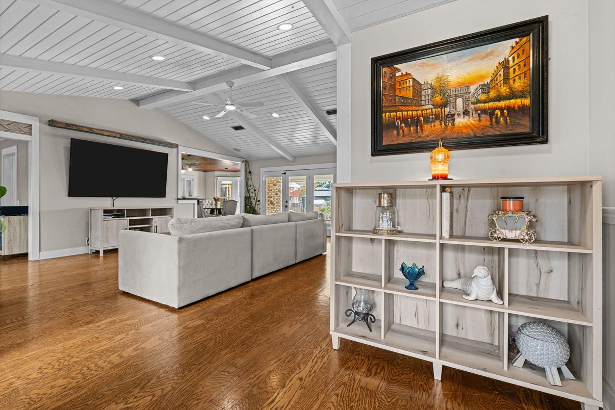 Interior, Living room, Recessed Lighting, Wood Texture Flooring