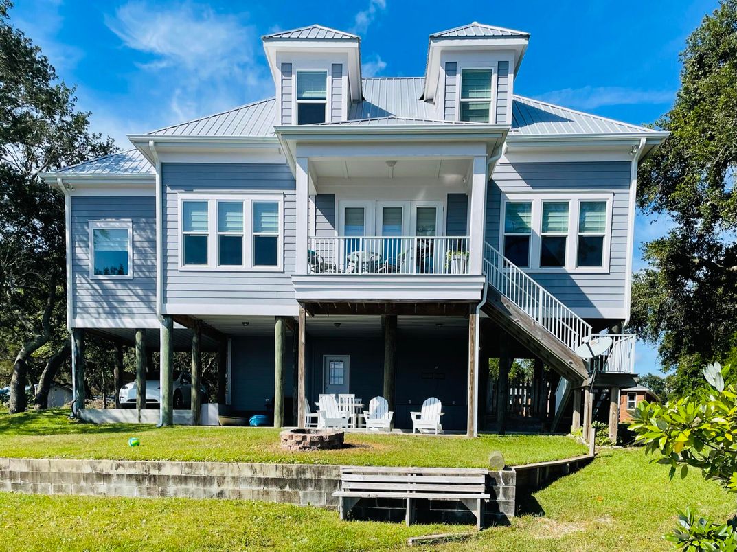 Exterior, Facade, American Foursquare