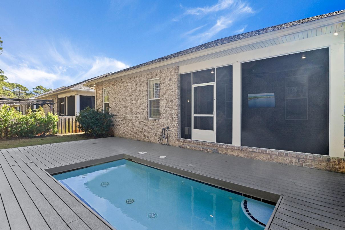 Exterior, Hot Tub, Pool