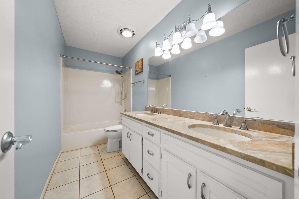 Bathroom, Dual Sink Vanities, Interior