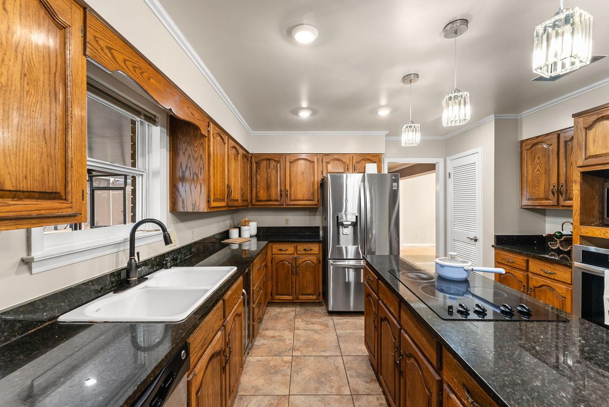 Interior, Kitchen, Pendant Lights, Recessed Lighting