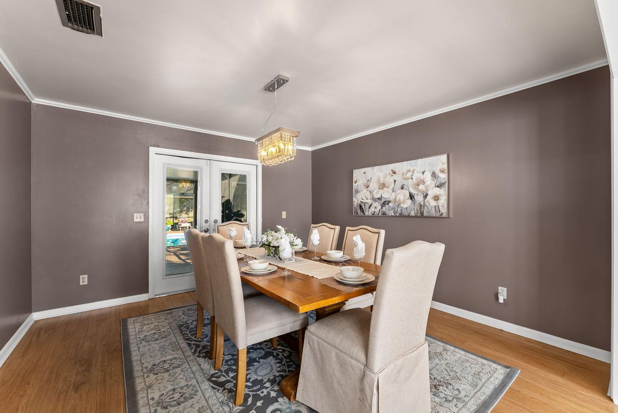 Chandelier, Dining room, Interior, Pendant Lights, Wood Texture Flooring