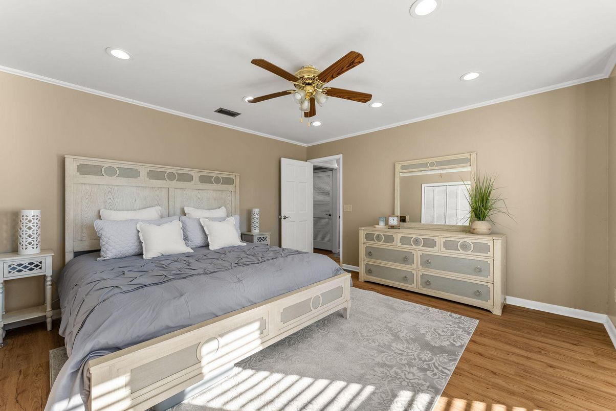 Bedroom, Interior, Recessed Lighting, Wood Texture Flooring