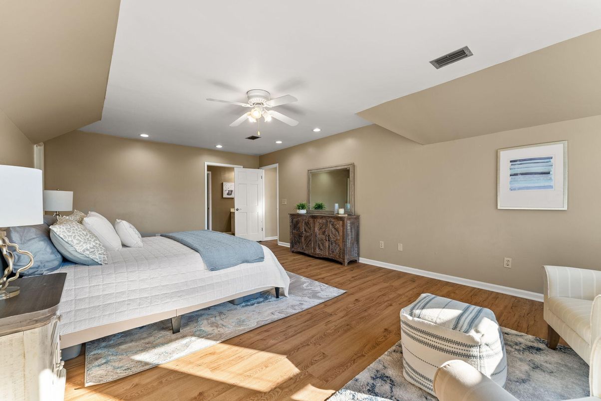 Bedroom, Interior, Recessed Lighting, Wood Texture Flooring