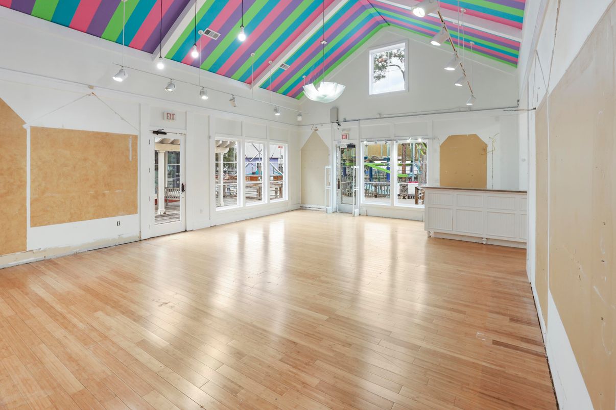 Empty room, Interior, Pendant Lights, Wood Texture Flooring