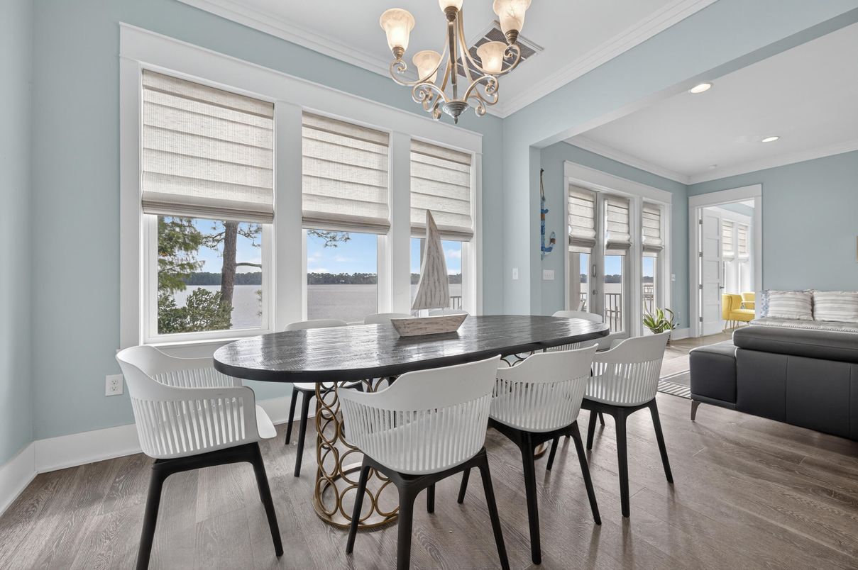 Chandelier, Dining room, Interior, Recessed Lighting, Water