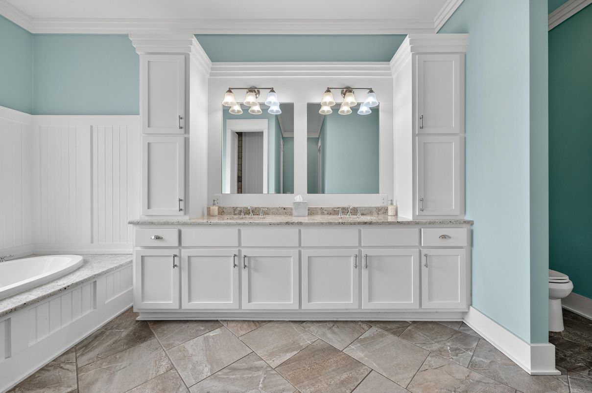Bathroom, Dual Sink Vanities, Interior