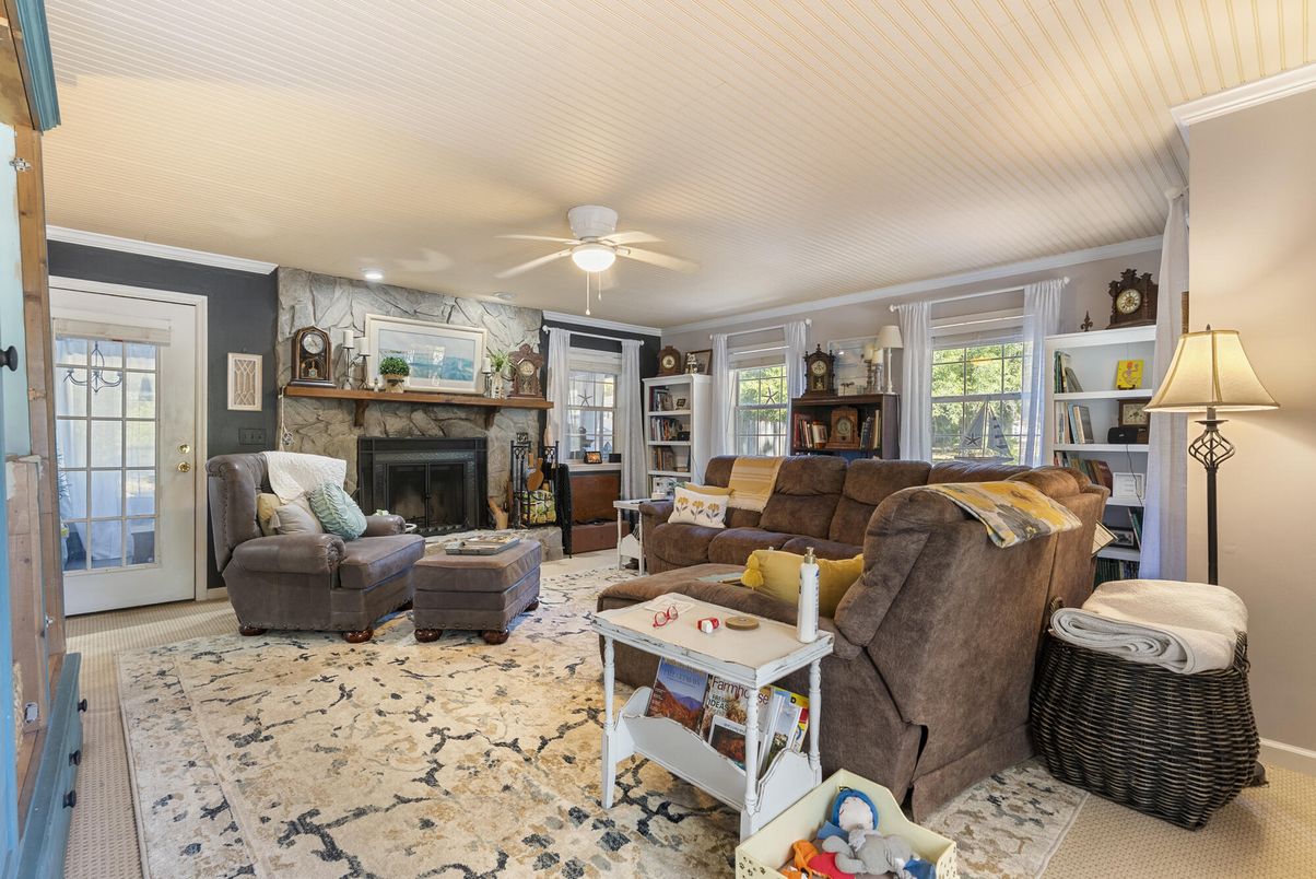 Fireplace, Interior, Living room