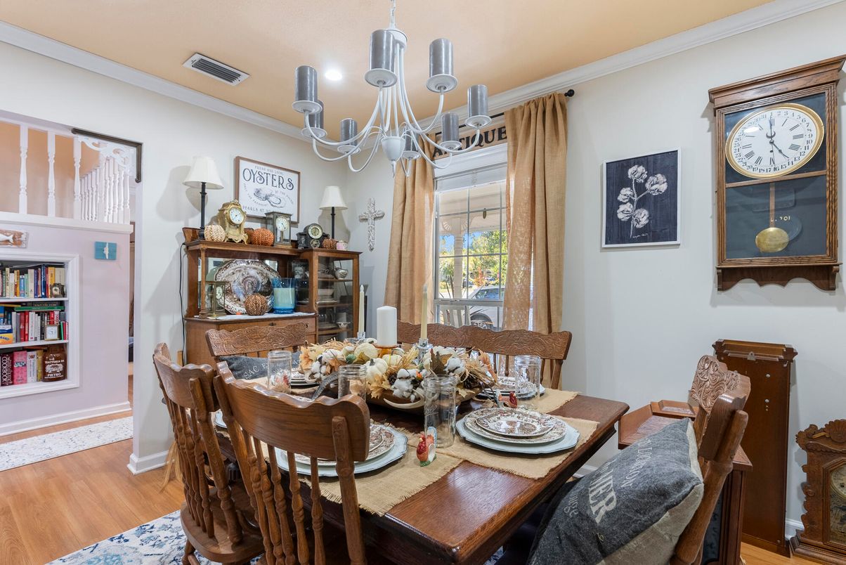 Chandelier, Dining room, Interior, Recessed Lighting, Wood Texture Flooring