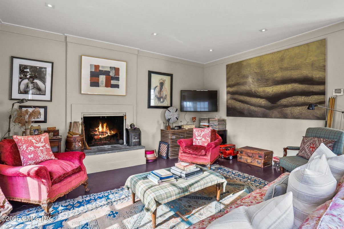 Fireplace, Interior, Living room, Recessed Lighting