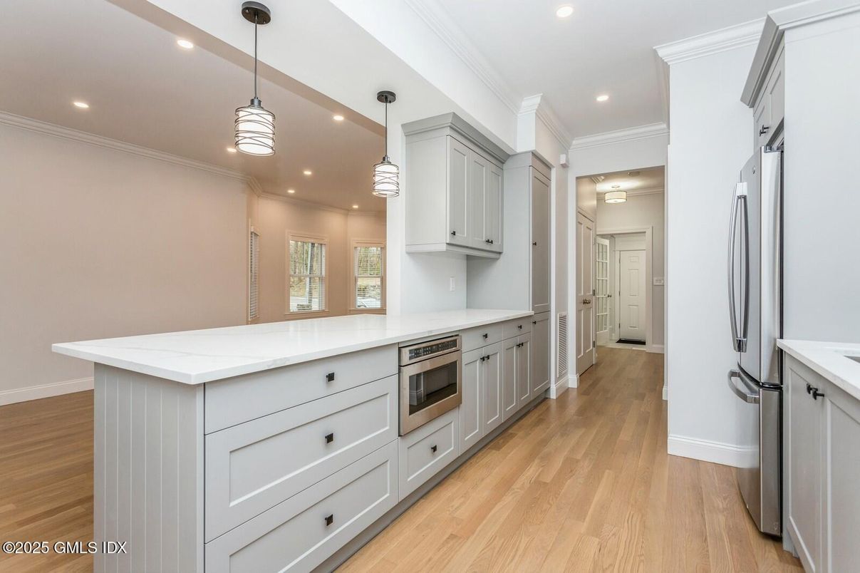 Interior, Kitchen, Pendant Lights, Recessed Lighting, Wood Texture Flooring