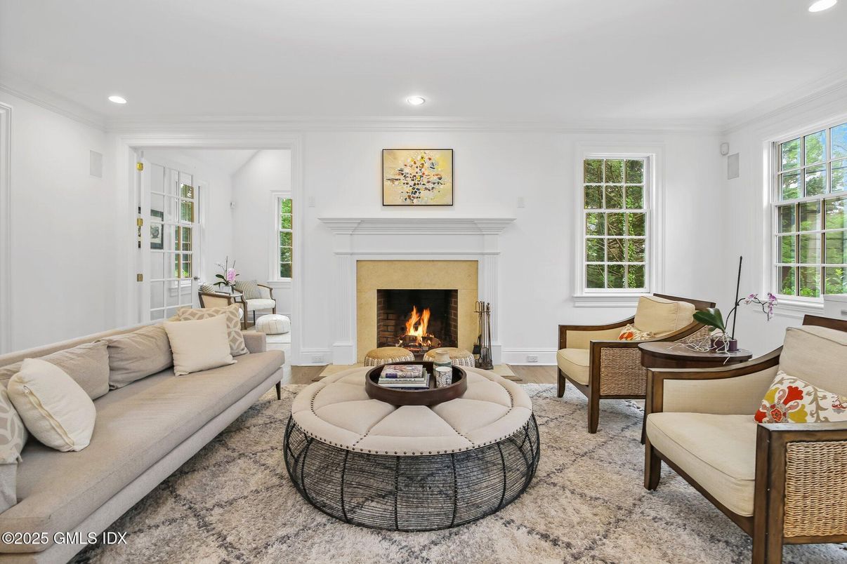 Fireplace, Interior, Living room, Recessed Lighting