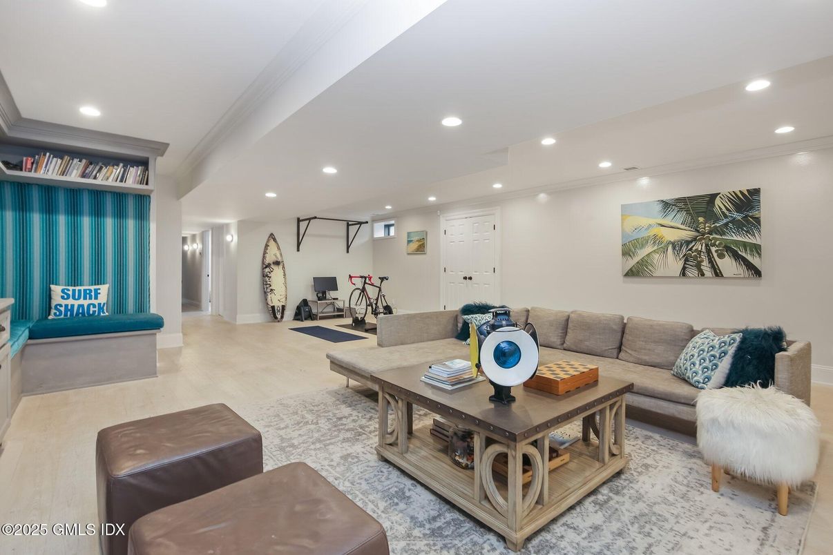 Fitness Equipment, Interior, Living room, Recessed Lighting