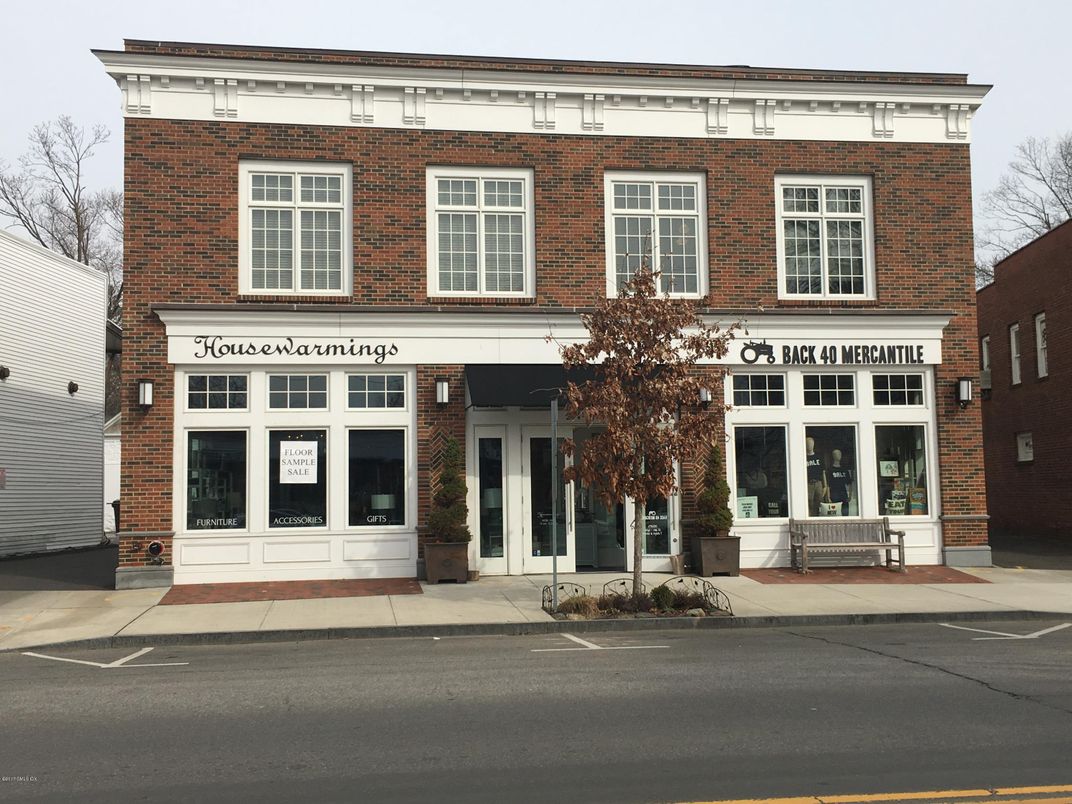 Exterior, Facade, Brick Facade, Georgian