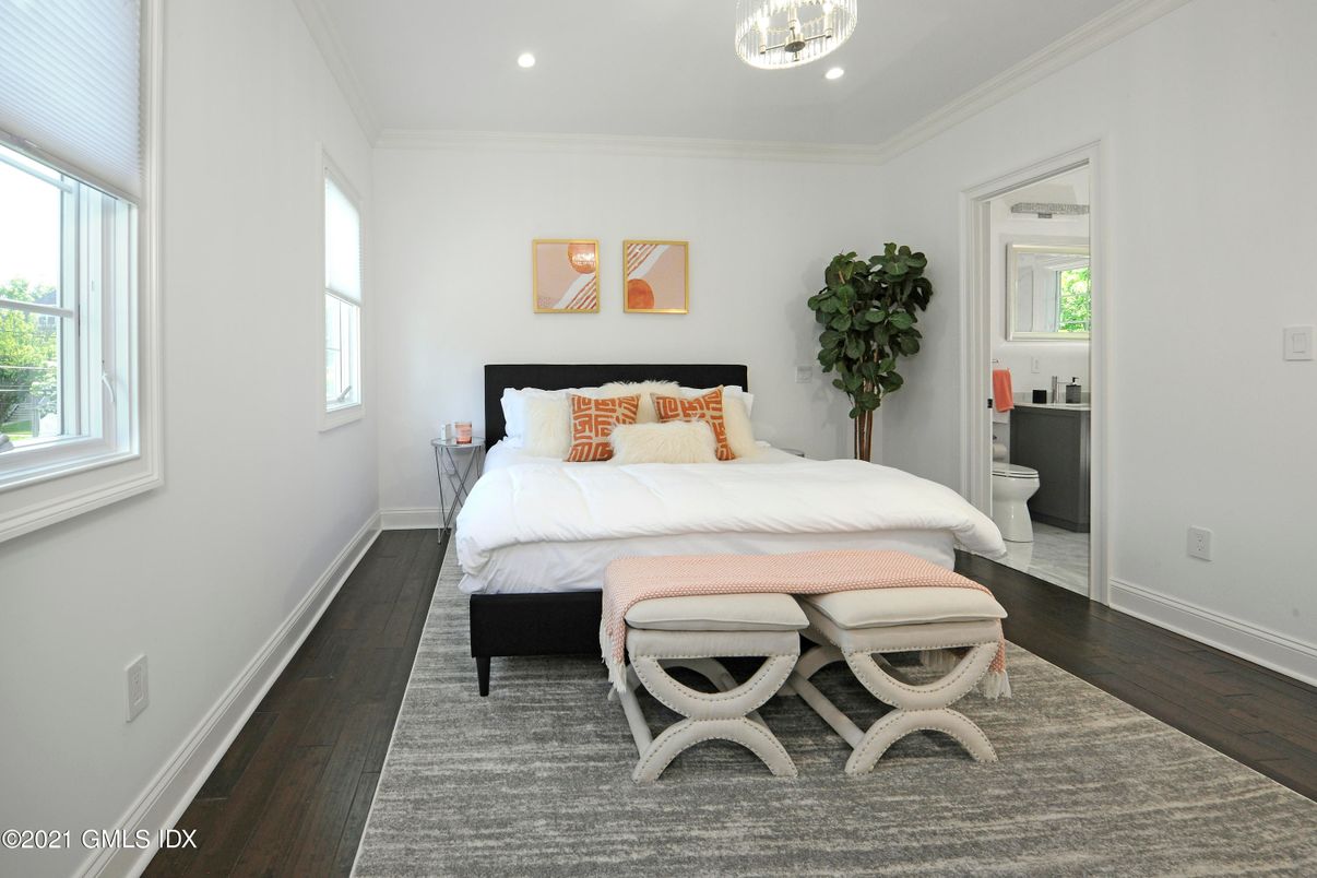 Bedroom, Interior, Pendant Lights, Recessed Lighting, Wood Texture Flooring