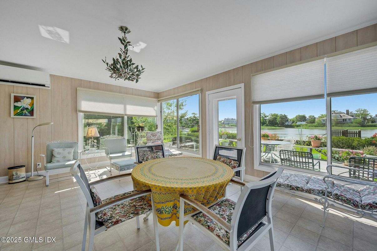 Dining room, Interior, Sun Room, Water