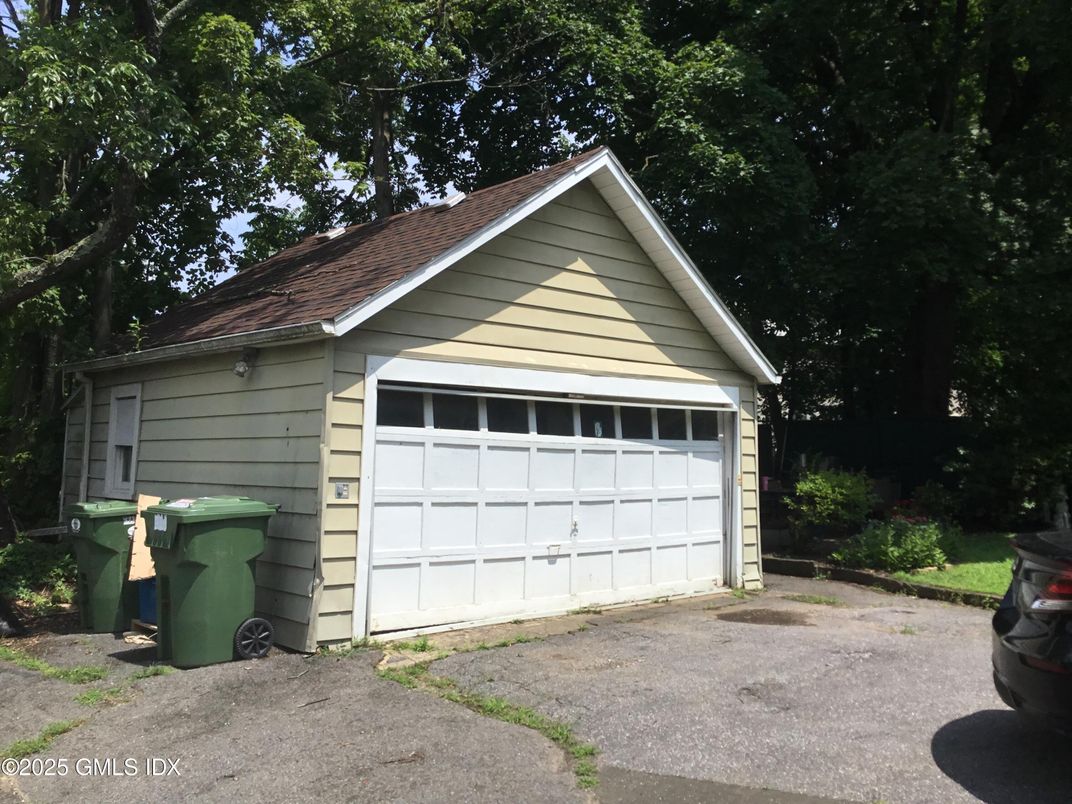 Detached Garage, Exterior