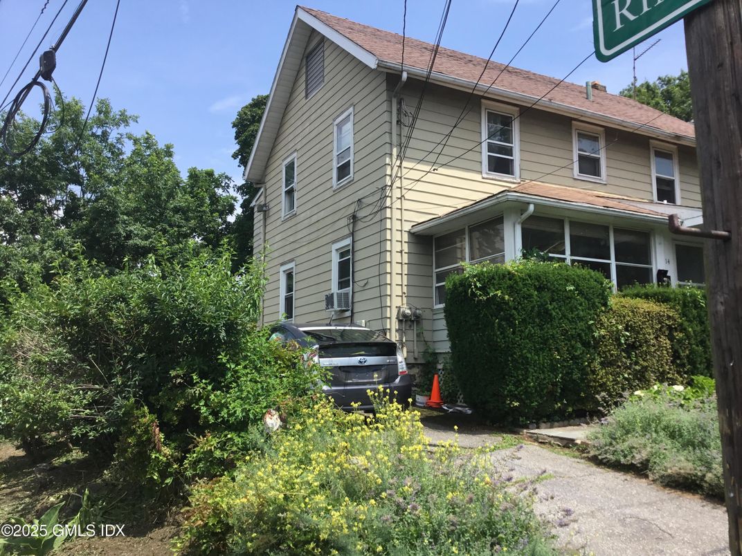 Exterior, Facade, American Foursquare