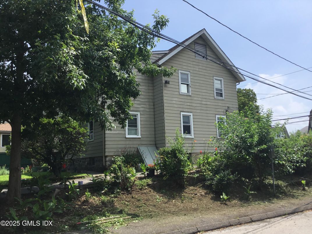 Exterior, Facade, Queen Anne Victorian