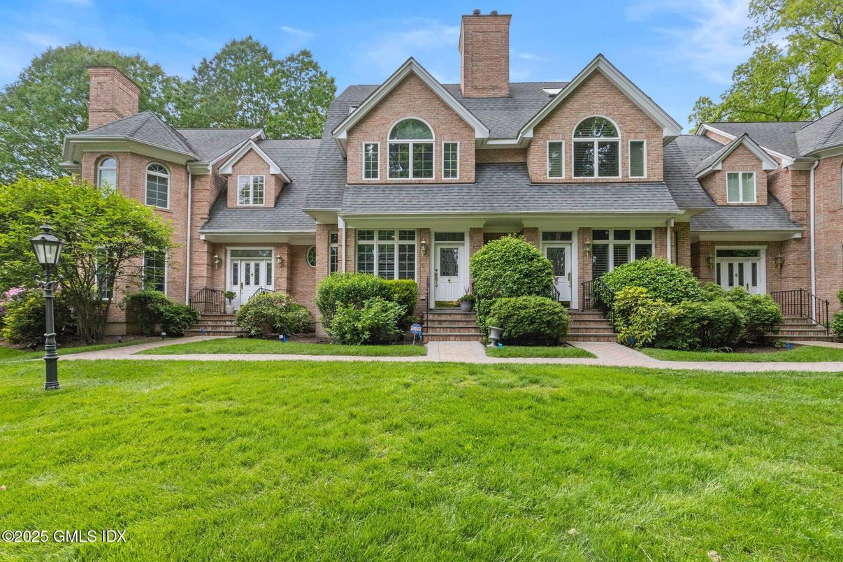 Exterior, Facade, Brick Facade, Brick Traditional