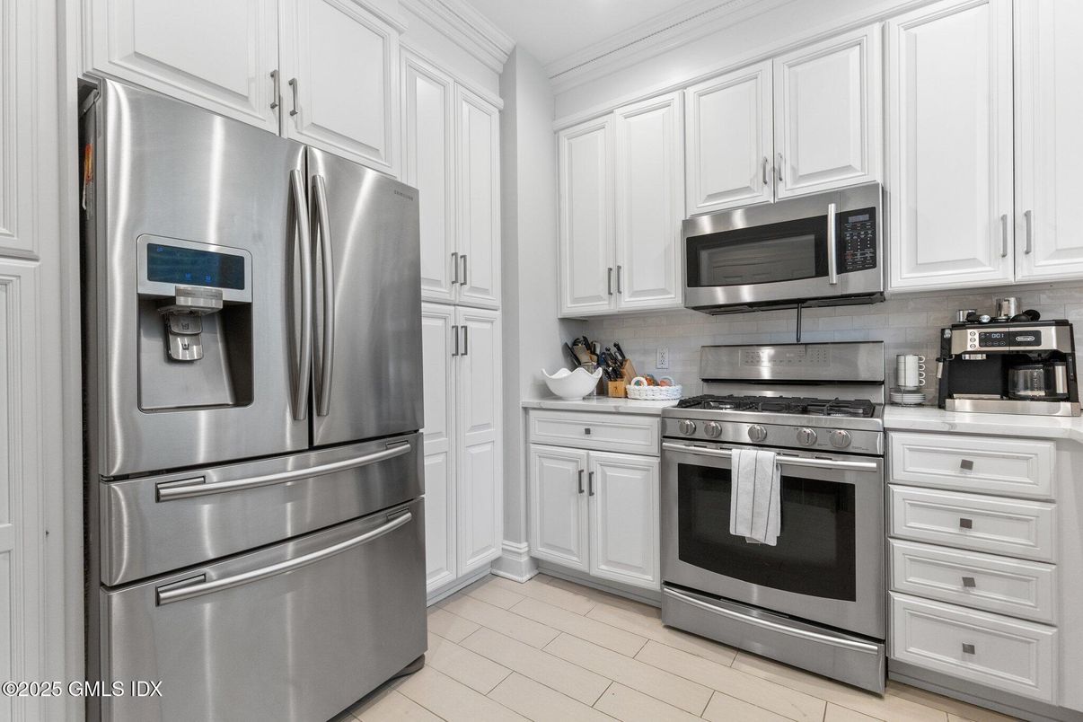Interior, Kitchen, Stainless Steel Appliances, Wood Texture Flooring