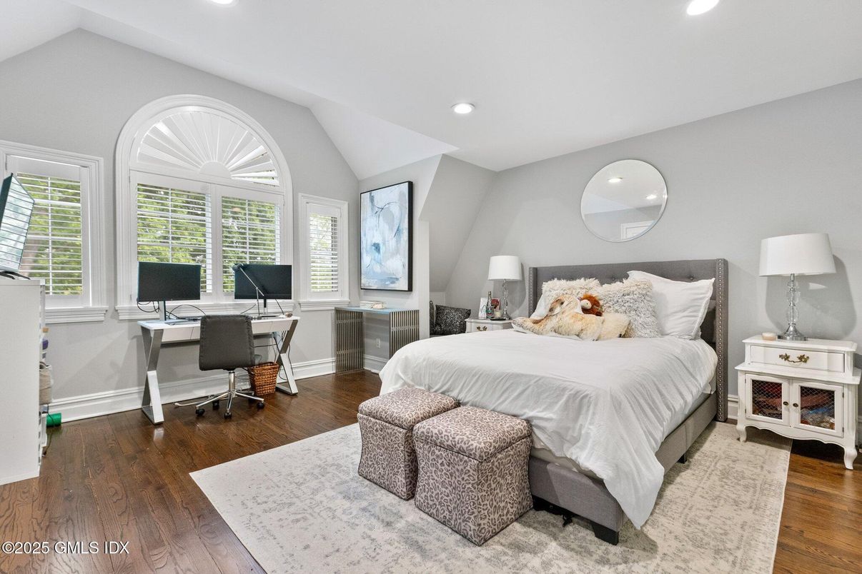 Bedroom, Home Office, Interior, Recessed Lighting, Wood Texture Flooring