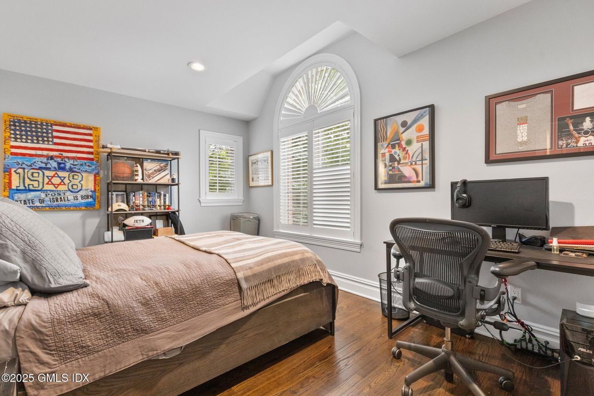 Bedroom, Home Office, Interior, Recessed Lighting, Wood Texture Flooring