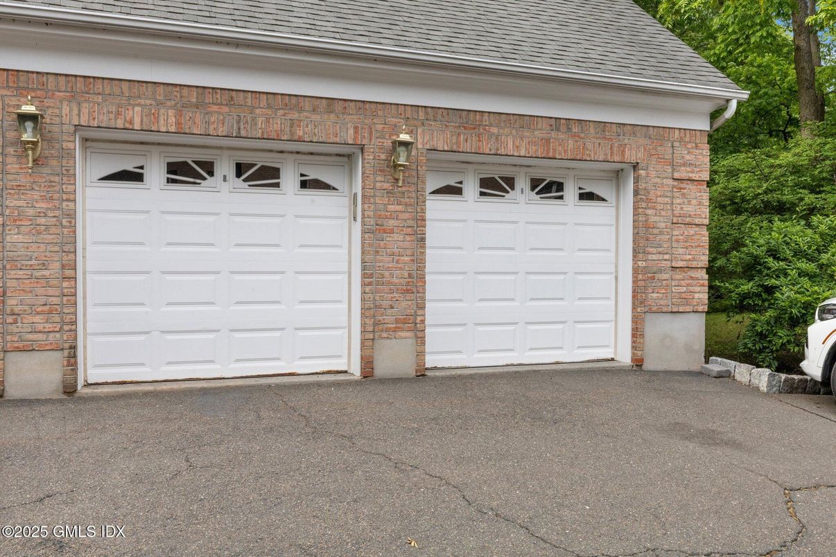 Detached Garage, Exterior
