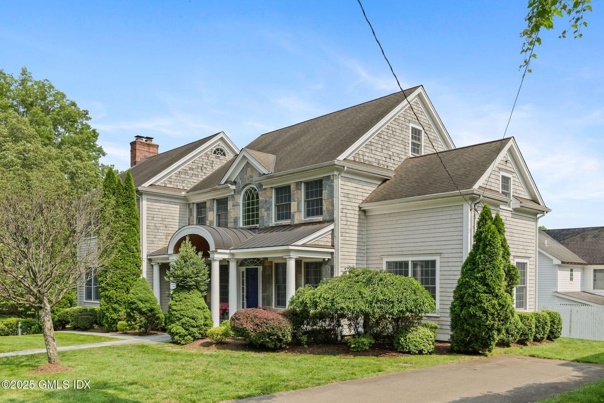 Exterior, Facade, Queen Anne Victorian