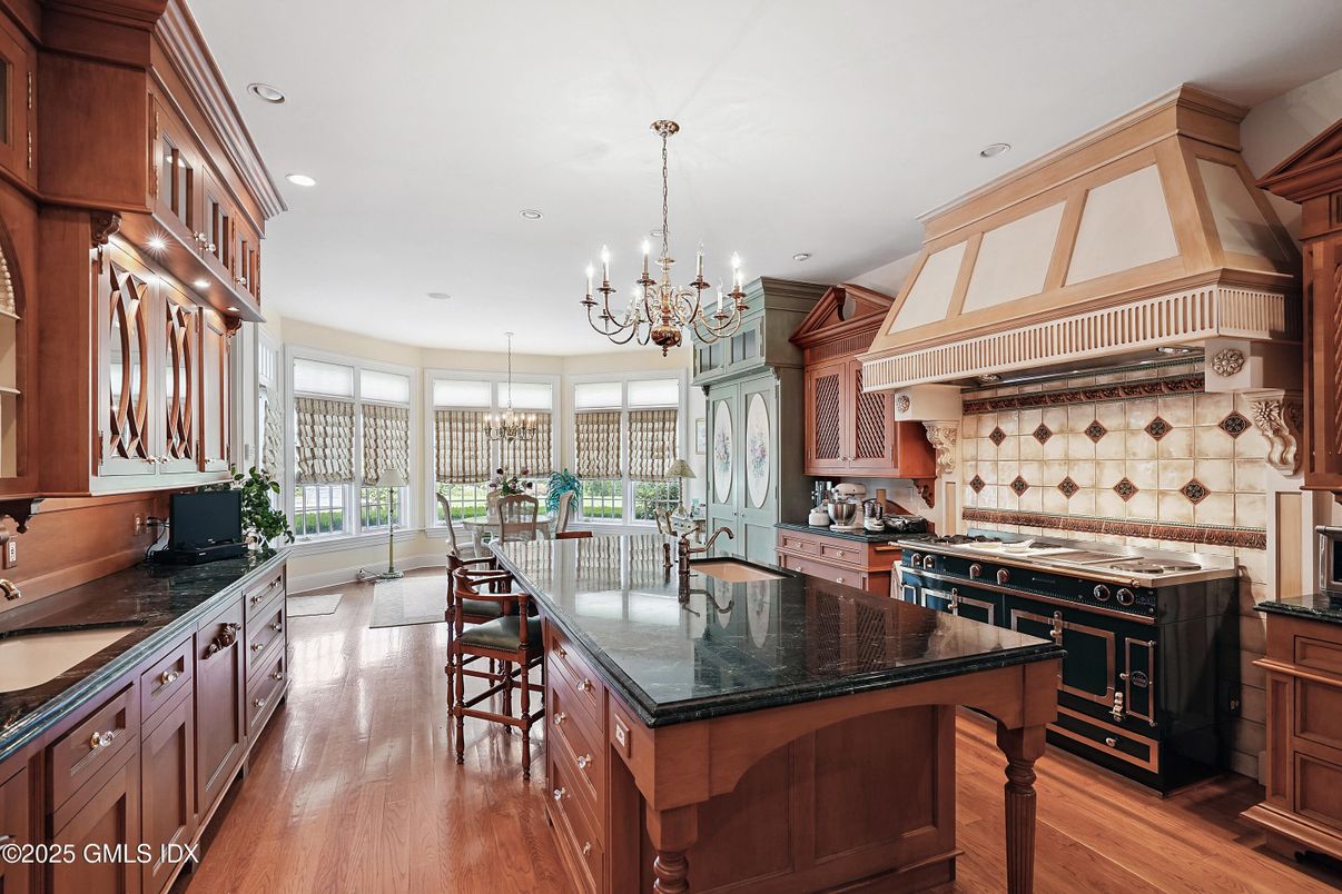 Chandelier, Dining room, Interior, Kitchen, Recessed Lighting, Wood Texture Flooring