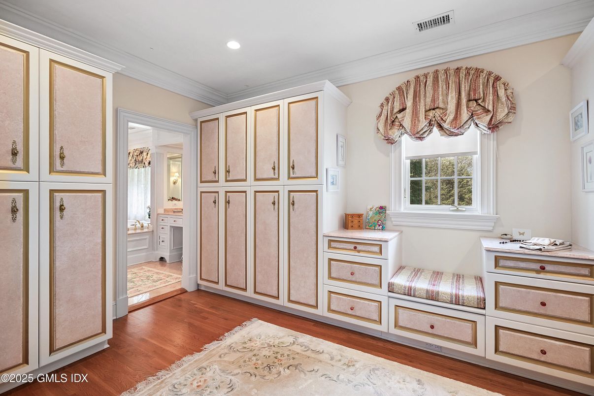 Bathroom, Interior, Recessed Lighting, Wood Texture Flooring