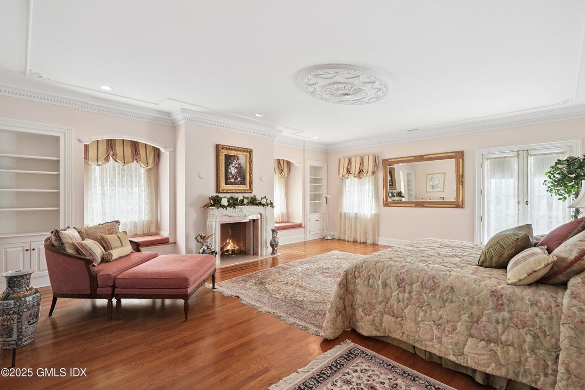 Bedroom, Fireplace, Interior, Recessed Lighting, Wood Texture Flooring