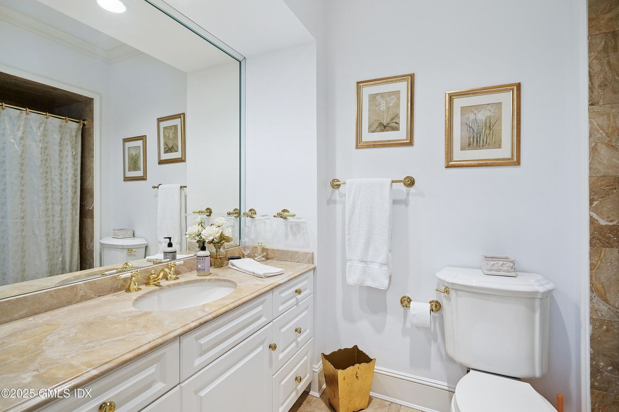 Bathroom, Interior, Recessed Lighting, Tile Countertops