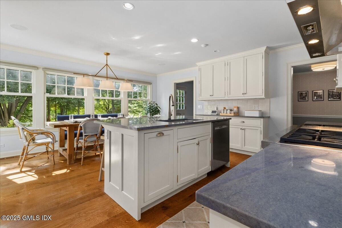 Dining room, Interior, Kitchen, Pendant Lights, Recessed Lighting, Wood Texture Flooring