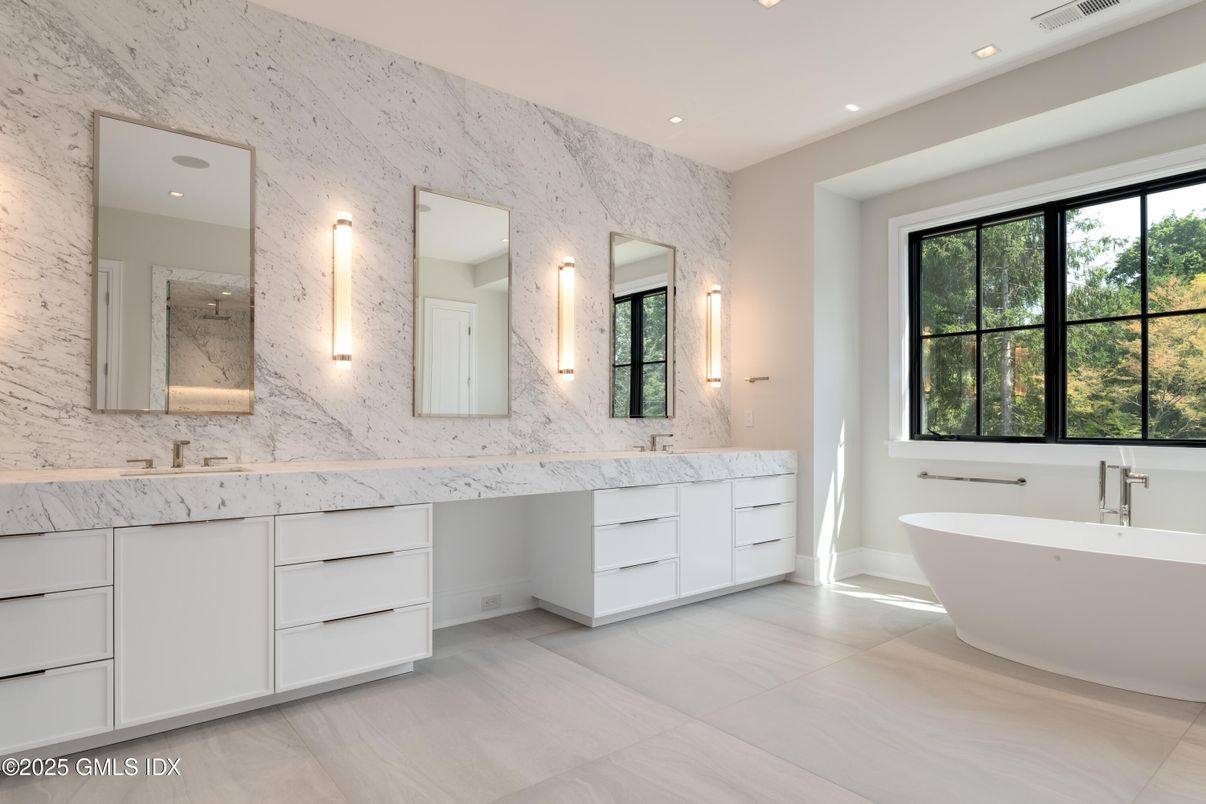 Bathroom, Dual Sink Vanities, Free Standing Baths, Interior, Recessed Lighting