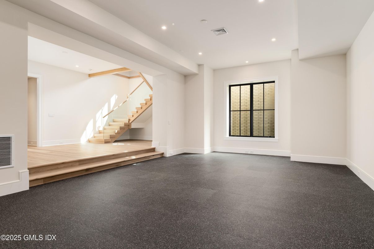 Empty room, Interior, Recessed Lighting, Wooden Beams, Wood Texture Flooring