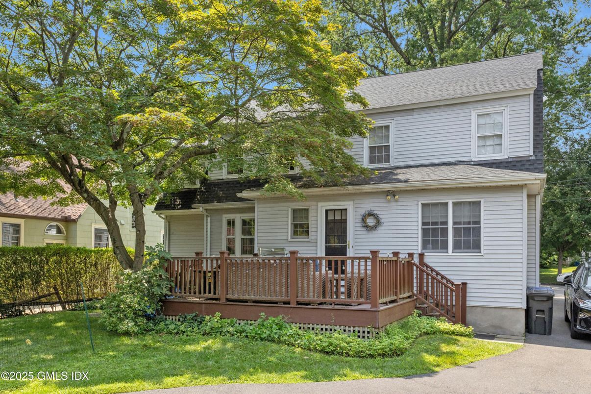 Exterior, Facade, American Foursquare
