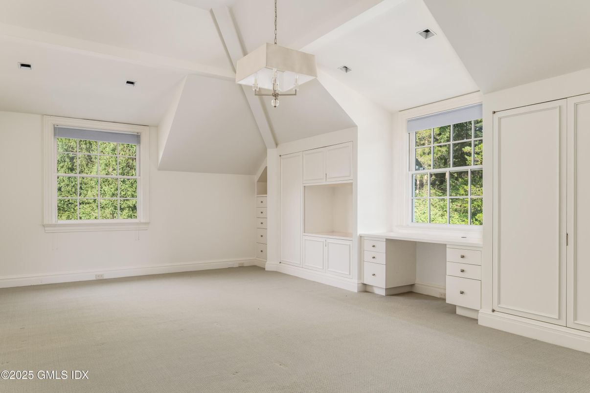 Empty room, Interior, Pendant Lights