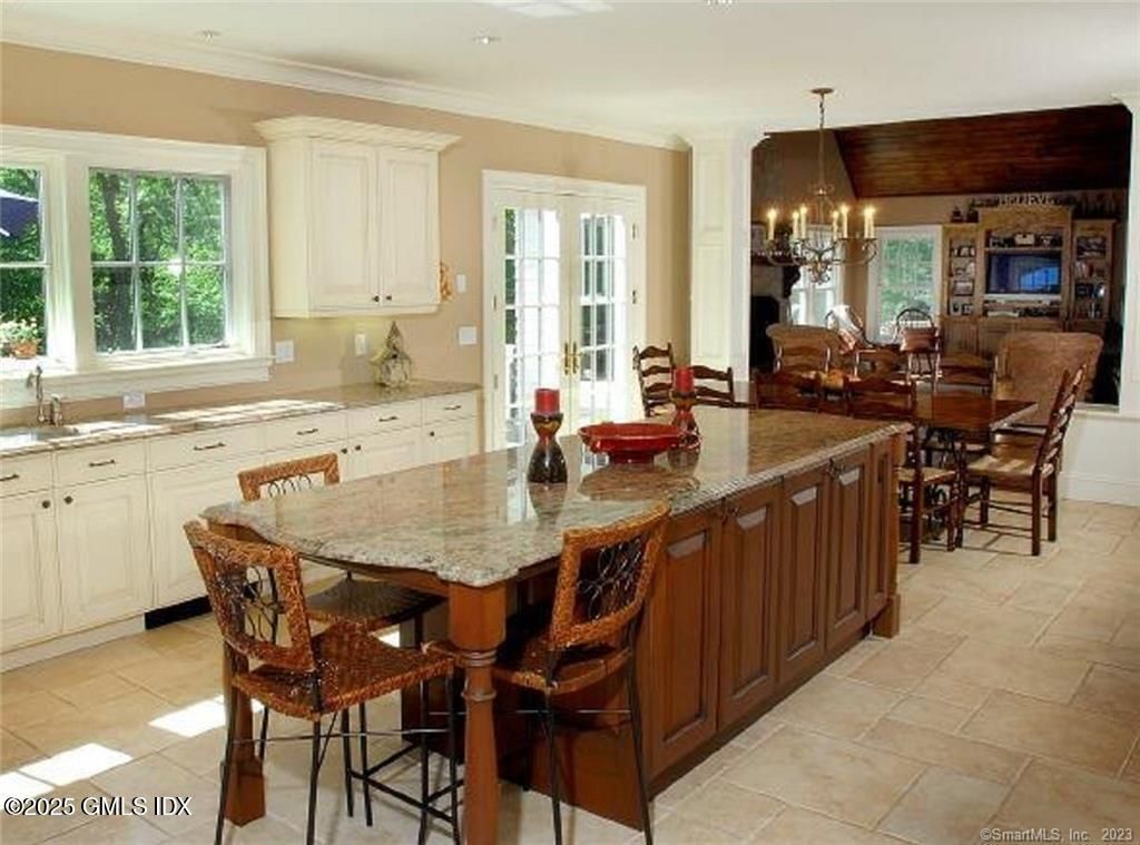 Chandelier, Dining room, Interior, Kitchen, Recessed Lighting