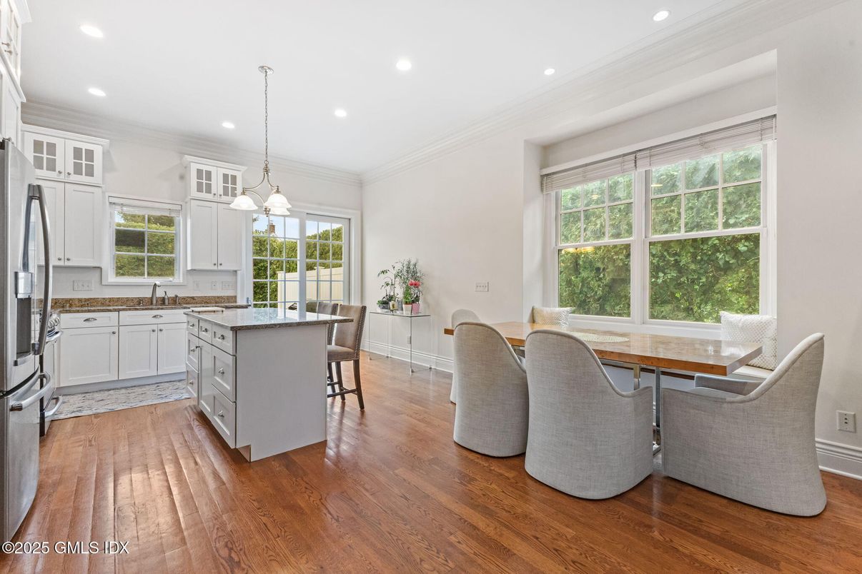 Dining room, Interior, Kitchen, Pendant Lights, Recessed Lighting, Wood Texture Flooring