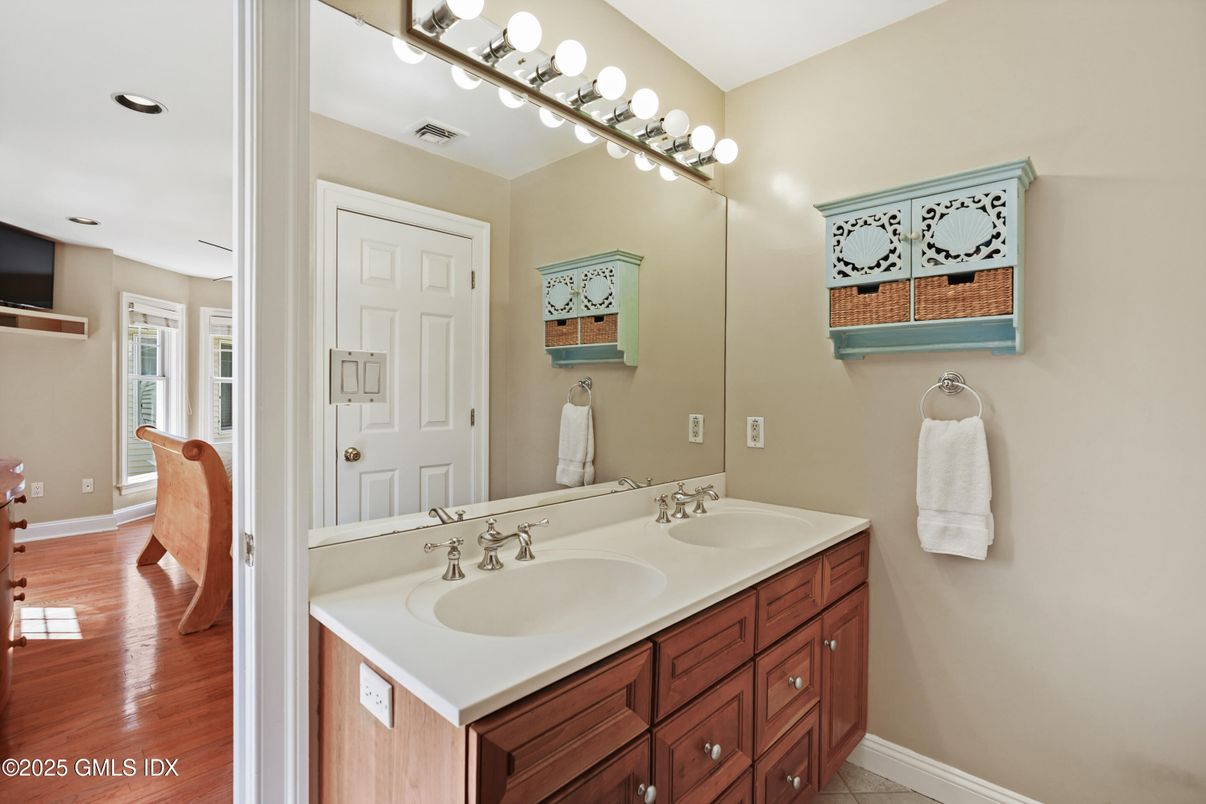 Bathroom, Interior, Recessed Lighting, Wood Texture Flooring