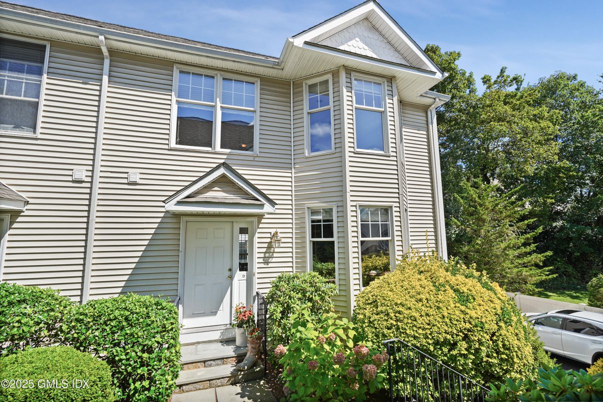 Exterior, Facade, Queen Anne Victorian