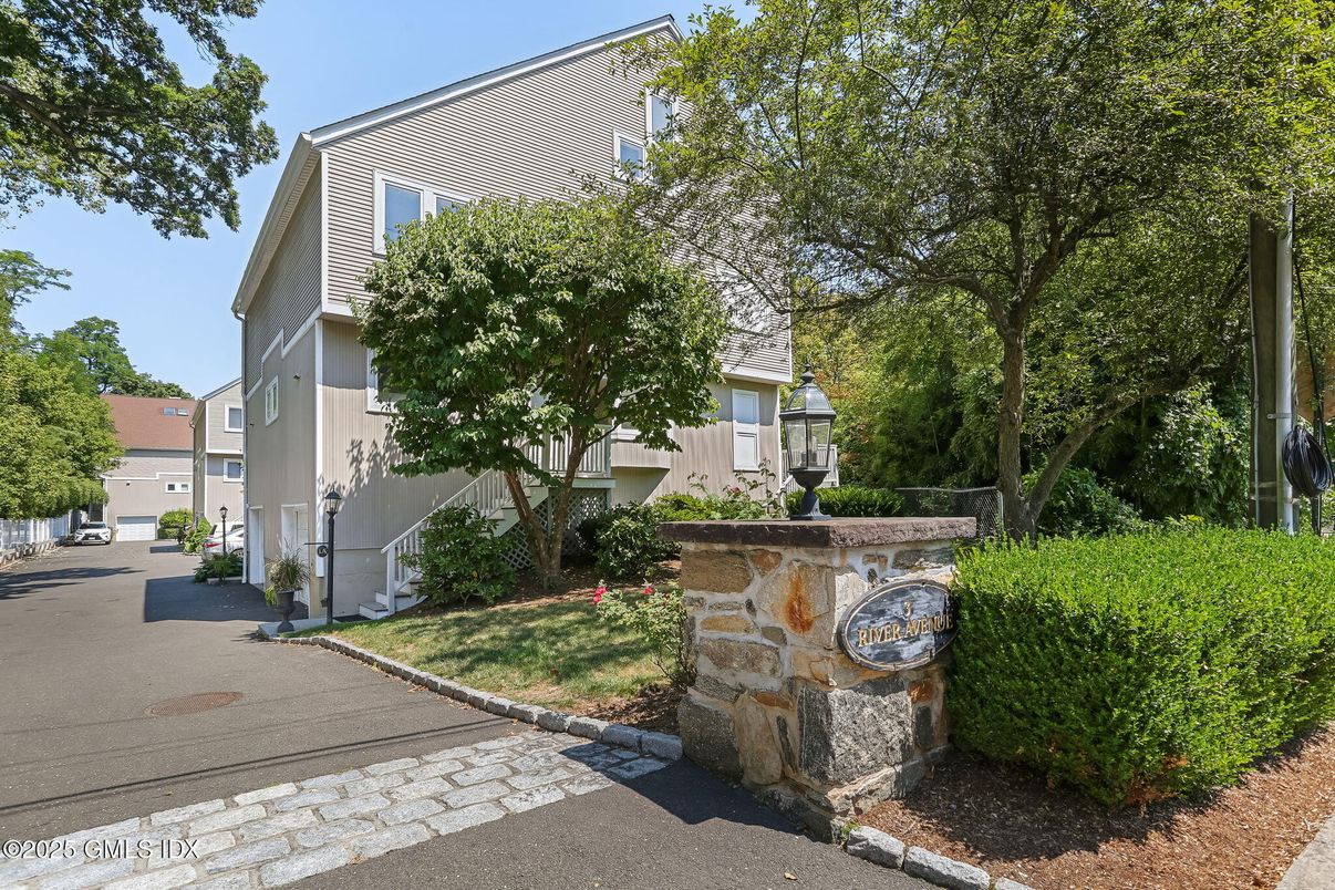 Exterior, Outdoor Kitchen
